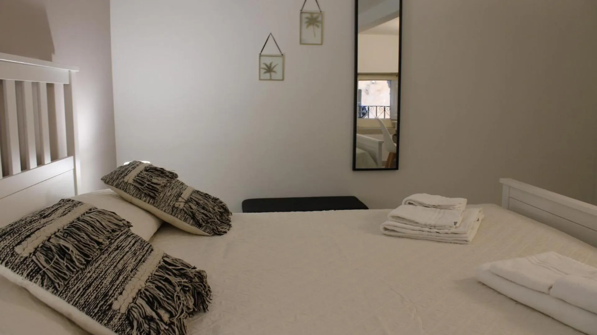 Tulip Rooms Catania 0*,